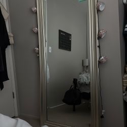 About 5,9 Ft 