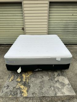 King Sealy Posturpedic mattress set with frame (Delivery available!)