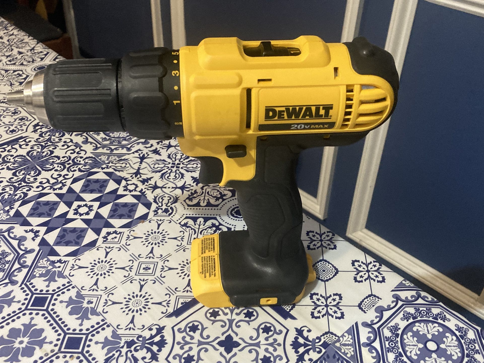 DEWALT DRILL