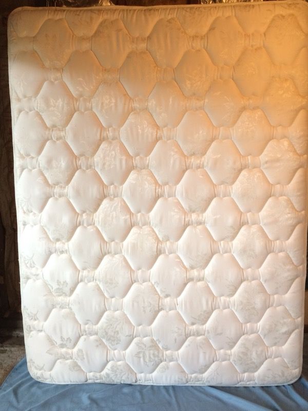 Sealy Posturpedic Mira Loma II Plush Queen Size Mattress