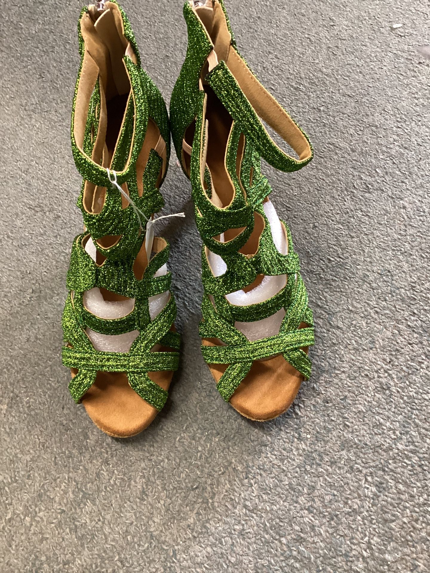 Latin Sandals Cross Straps Steable Dance Shoes Low Heel Square Samba Shoes