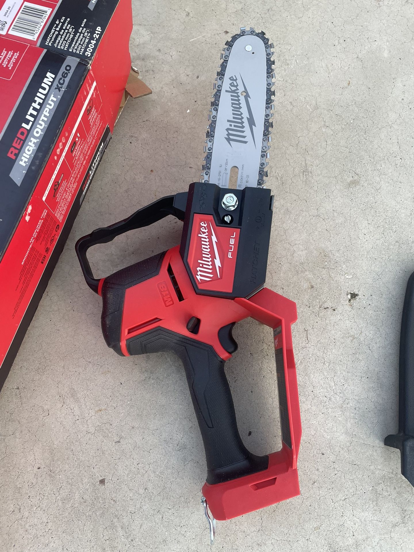 M18 FUEL 18V Lithium Ion Brushless 8 in. HATCHET Pruning Saw (Tool Only)
