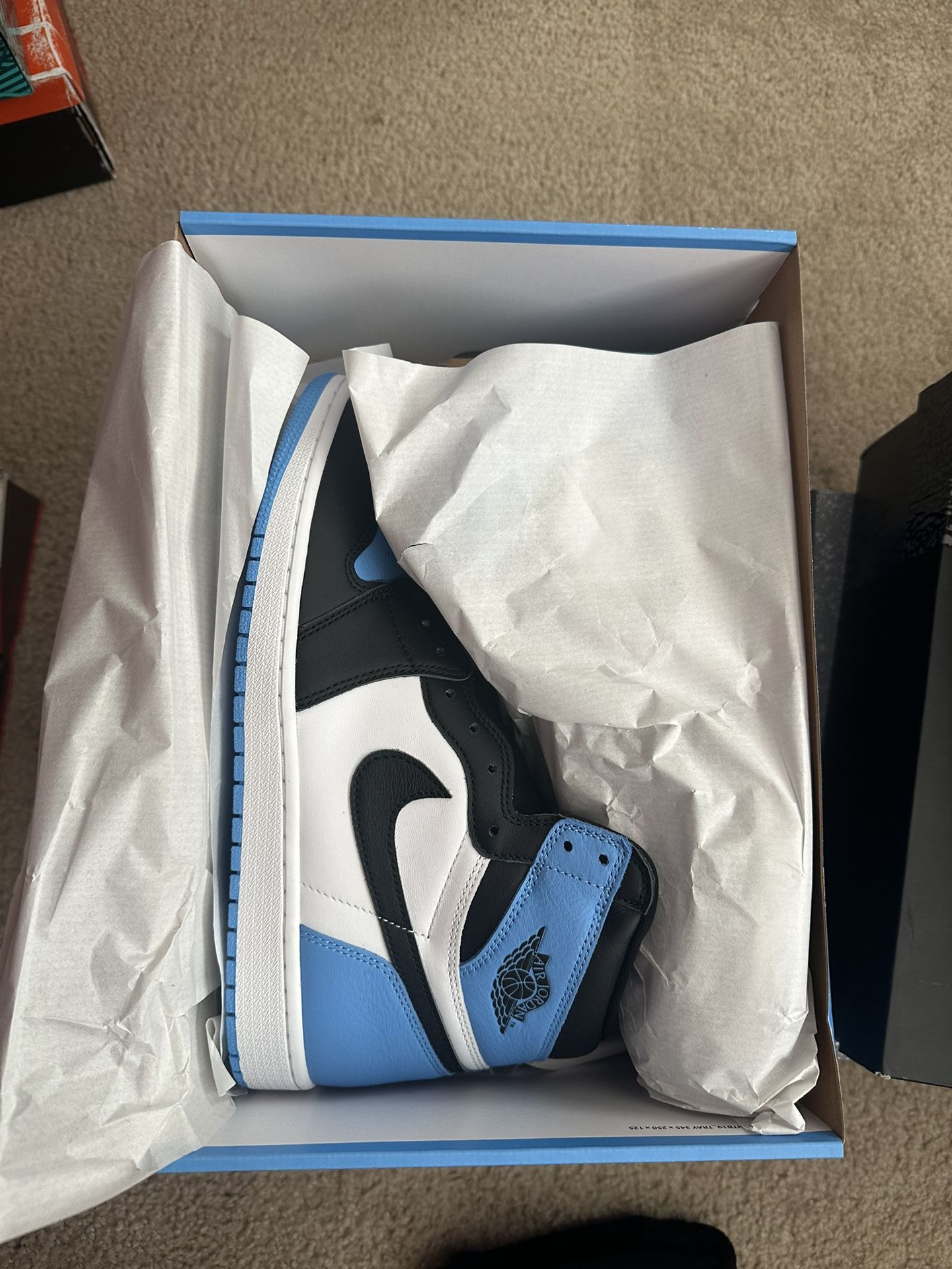 Jordan 1 Unc