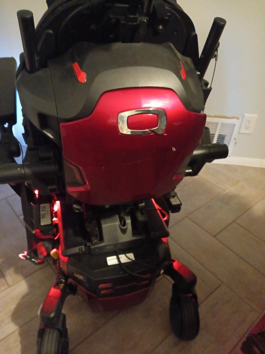 Quantum Q6 EDGE 3 Streeto Power Motor Chair 