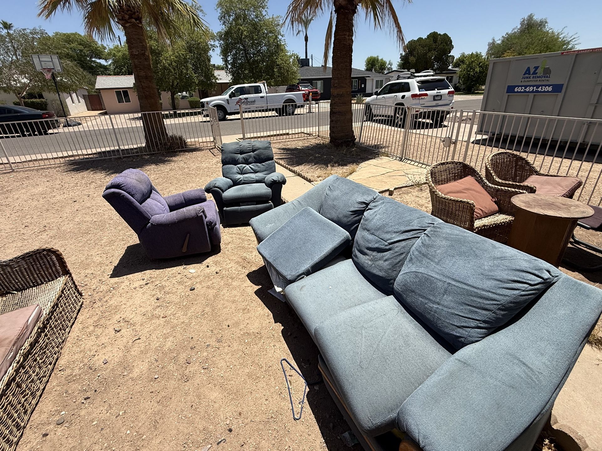 FREE FREE STUFF 4512 N 18th Ave