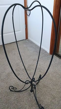 Cast iron hanging plant stand