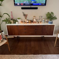 Elegant Article Sideboard / Credenza