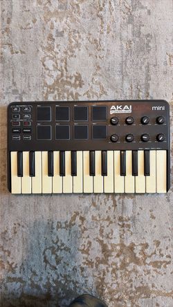 Akai Professional MPK Mini MK1 25-Key MIDI Keyboard Controller