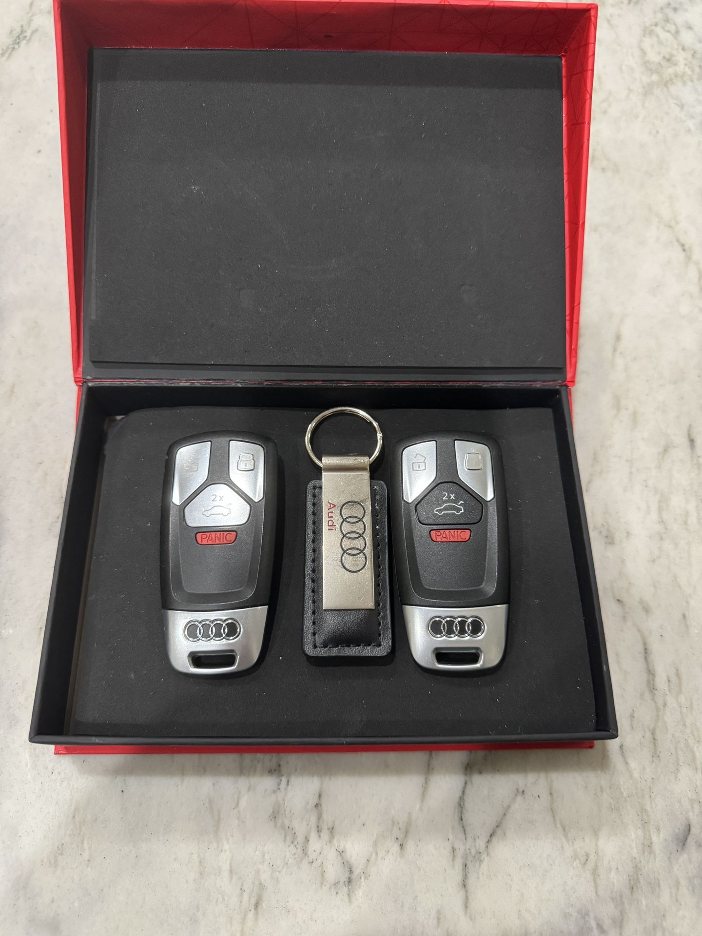 Audi Q5 OEM Key FOB’s