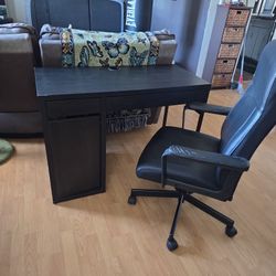 Desk & Chair 