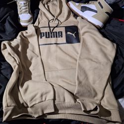 Size 11 Pumas & 2xl Puma Sweatshirt 