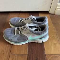 Nike Women’s Running Shoes Sz 8