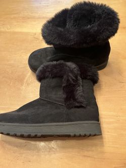 Size 8 Women’s Slip-On Boots