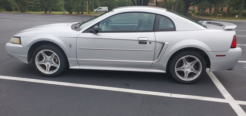 2003 Ford Mustang