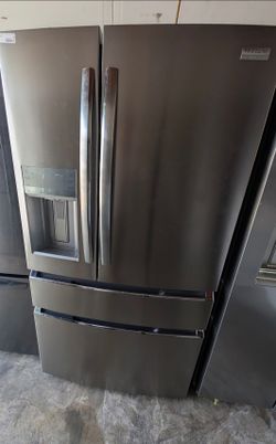 Refrigerator 4 door frigidaire