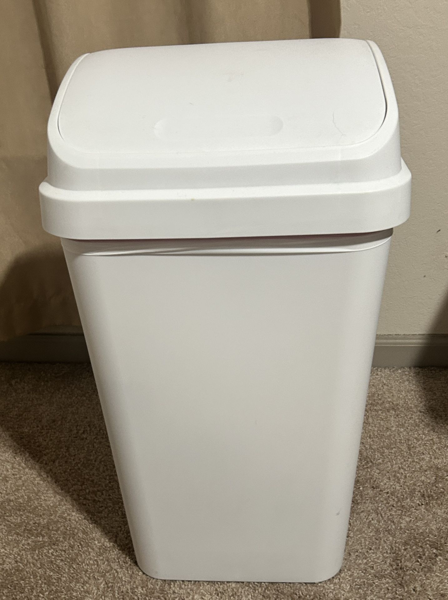 Trash Can 13 Gallon