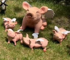 Pig Family Lawn Ornaments