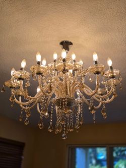 Elegant 18-Light Crystal Chandelier