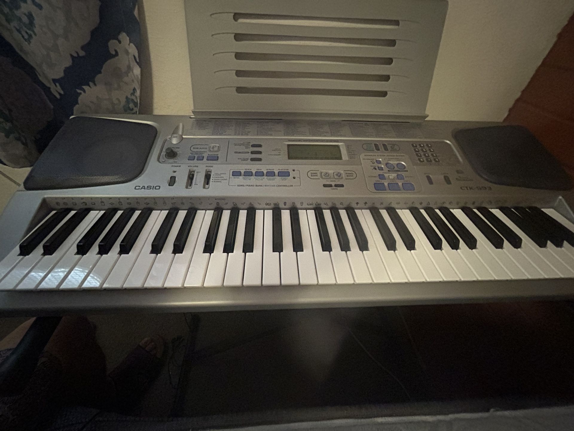Casio CTK 593 Keyboard comes with stand