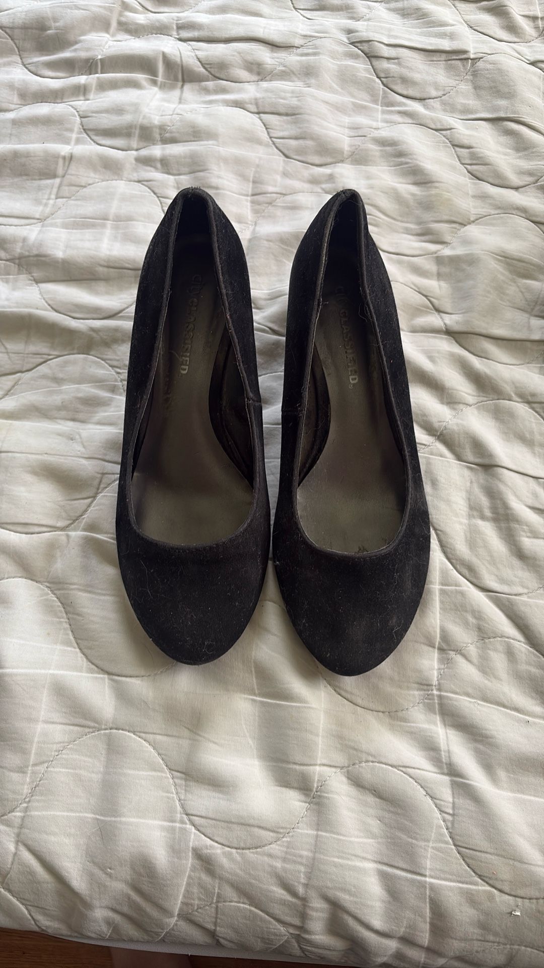 Used Short Black Wedges