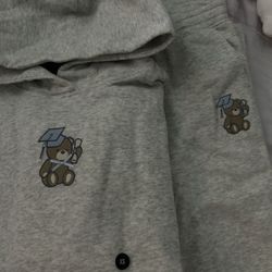 hollister graduation sweat outfit 