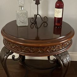 Round End Table 