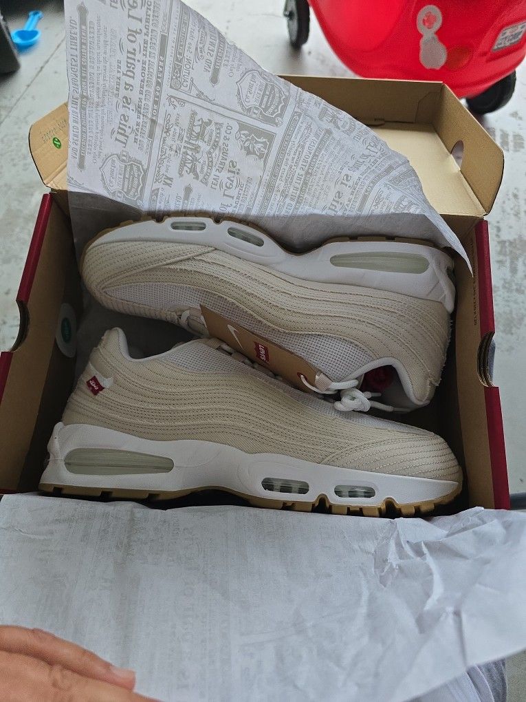 Nike Levi's