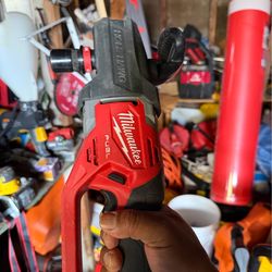 Taladro de ángulo Milwaukee fuel