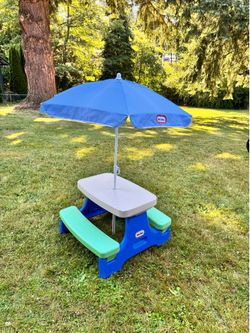Little Tikes Kids Picnic Table with Umbrella