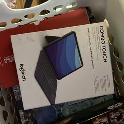 Logitech Combo Touch
