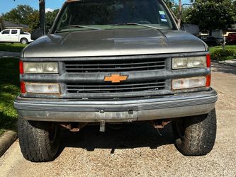 Chevy/GMC front bumper., no dents.. see pics