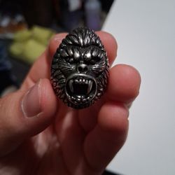 SELLING GORILLA RING PICK UP ONLY!!