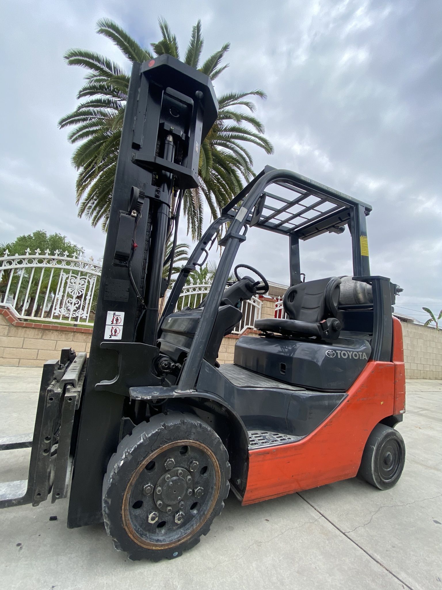 NEWEST TOYOTA forklift For Sale 5000 Lb