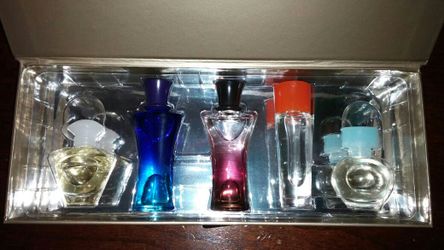 Mary Kay miniture gift set.