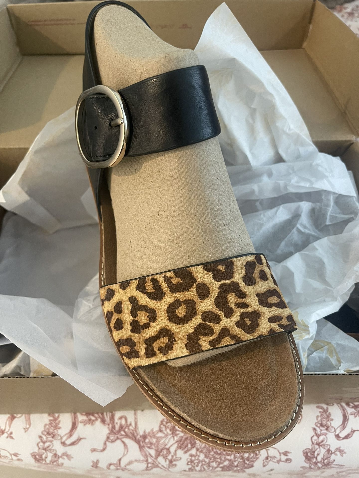 Softt Balli Wedge Sandal