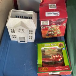 3 Christmas Pieces 10 Rack 