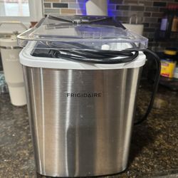Frigidaire Counter Top Ice Maker