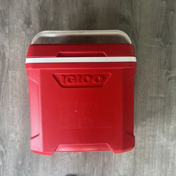 Igloo Latitude 30-QT Cooler *Made In The USA*