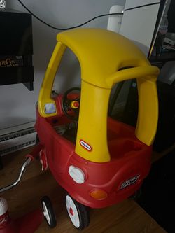 Little Tikes Cozy Coupe Ride-On Toy Car