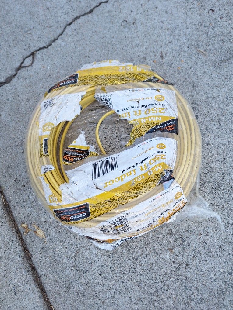 12-2 Romex 200' Pluss Feet