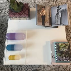 White Ikea Cofee Table 