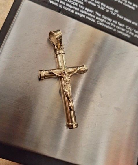 14K gold Cross (3.1grams)