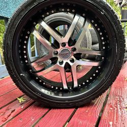 22’s Milanni Rims With 2 Tires