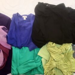 Lot Of Women's Clothes 