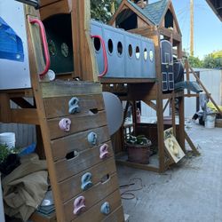 FREE PLAY GROUND