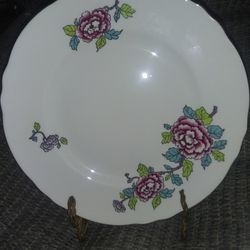 Staffordshire England Fine Bone China Salad Plate Mandarin Pattern Gold Trim

Excellent Condition!!

**Bundle and save with combined shipping**

