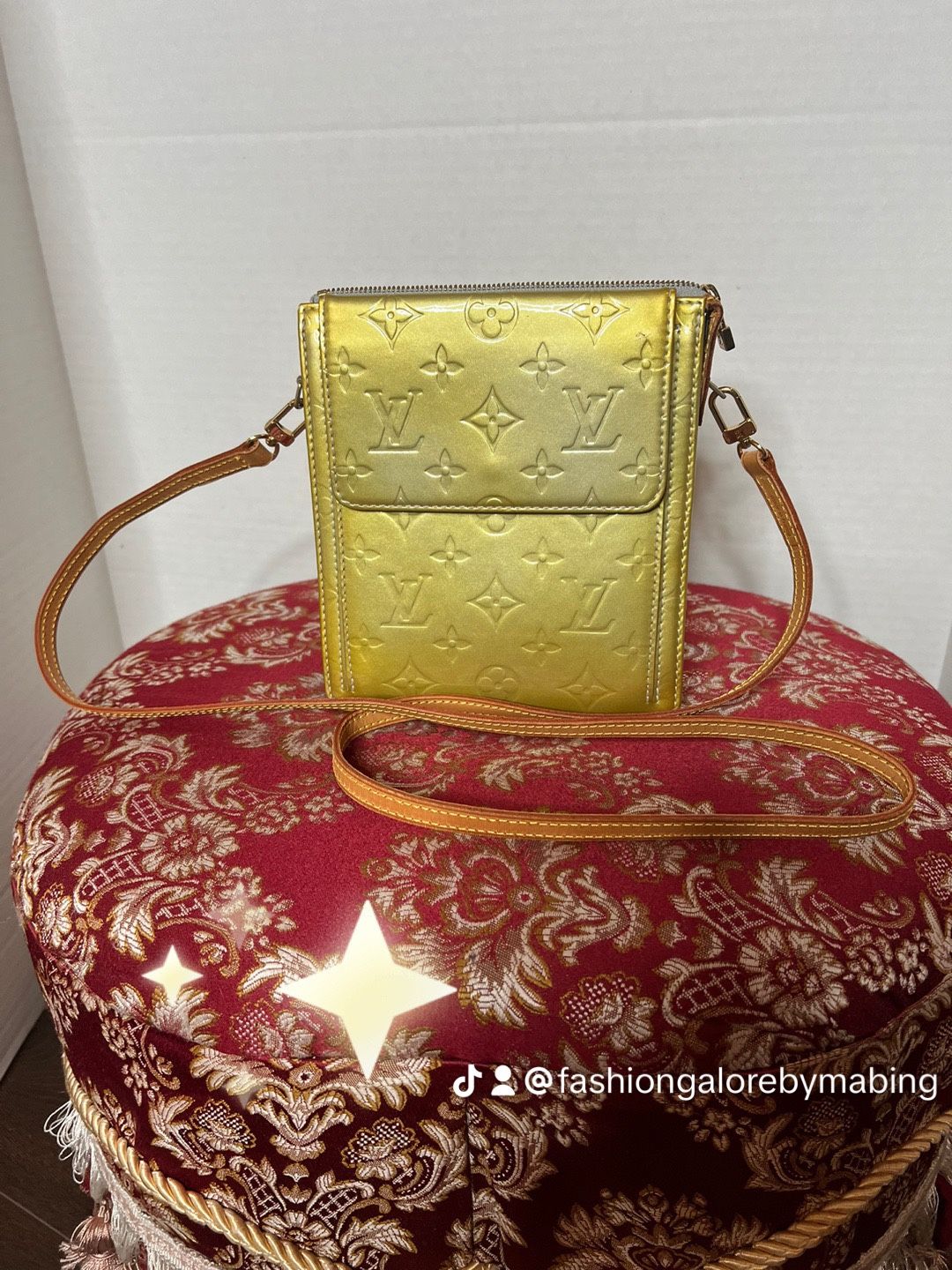Authentic Louis Vuitton Vernis Crossbody~Handbag for Sale in