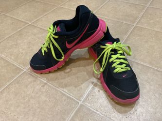 NIKE REVOLUTION 2- running 🏃‍♂️ tennis shoes  for Athletes - size 9 ladies