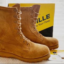 New Belleville Tactical Boots  Size 11.  Gore-Tex Liner, Vibram Soles