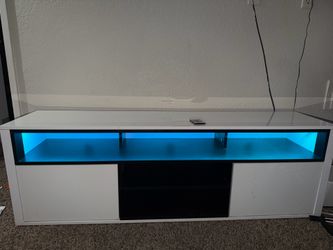 Modern White LED TV Stand – High Gloss – Great Condition